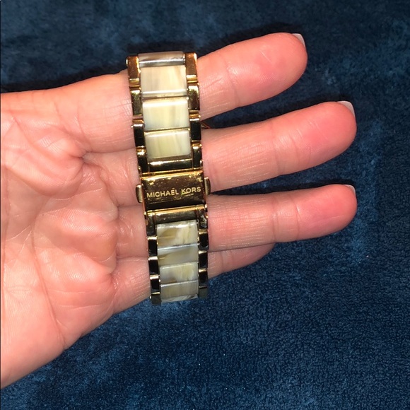 Michael Kors watch - Picture 2 of 2